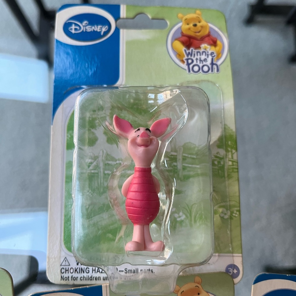 Disney Winnie the Pooh figurines. Vintage 2" each Pooh Piglet Eeyore Tigger - Picture 2 of 9
